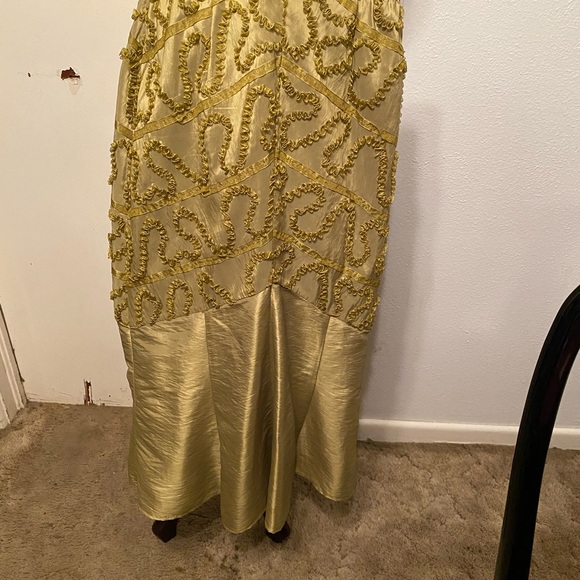 Nubiano New York 2-piece Skirt Suit in Olive - Picture 3 of 6